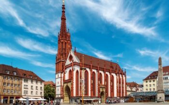 Kirche und Marktplatz Würzburg